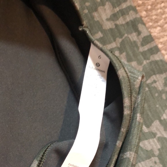 Too small - Picture 3 of 3